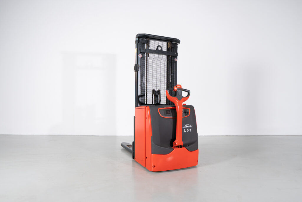 Stacker Elétrico Linde L14 Usado em excelente estado