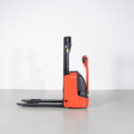 Stacker Elétrico Linde L10 Usado em bom estado