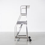 Escada manual em alumínio com capacidade de 150kg