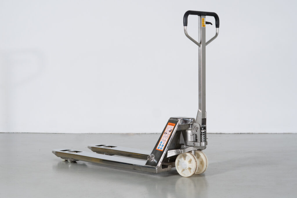 Porta-paletes novo manual 2500_Rodas Nylon_Inox