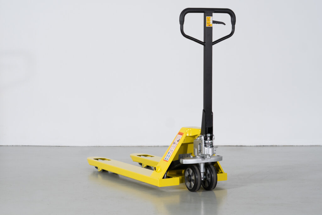 Porta-paletes novo manual 2500_Rodas Borracha