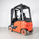 Empilhador Elétrico Usado Linde E16PH-02 com capacidade de 1600kg