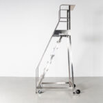 Escada manual em alumínio com capacidade de 150kg