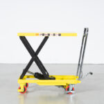 Mesa elevatória em tesoura LTX150X com elevada capacidade de carga, estabilidade e eficiência para ambientes industriais. Ideal para logística, produção e manutenção.