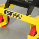 Mesa elevatória em tesoura LTX150X com elevada capacidade de carga, estabilidade e eficiência para ambientes industriais. Ideal para logística, produção e manutenção.