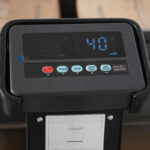 Porta-paletes com balança HPT25WE 2500 kg com impressora de etiquetas e rodas de nylon.