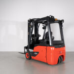 Empilhador Elétrico Usado Linde E18-02 com capacidade de 1800kg