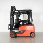 Empilhador Elétrico Usado Linde E20PH-02 com capacidade de 2000kg.
