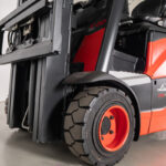 Empilhador Elétrico Usado Linde E20PH-02 com capacidade de 2000kg.