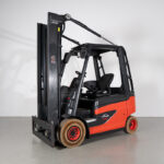 Empilhador Elétrico Usado E25-01 com capacidade de 2500 kg