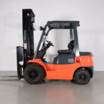 Empilhador Toyota 7FDF25 (2500 kg) em excelente estado pronto para entrega