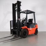 Empilhador Toyota 7FDF25 (2500 kg) em excelente estado pronto para entrega