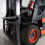 Empilhador Elétrico Usado E50HL-01 com capacidade de 5000 kg