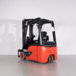 Empilhador Elétrico Usado E16C-02 com capacidade de 1600 kg