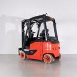 Empilhador Elétrico Usado E16PH-02 com capacidade de 1600 kg