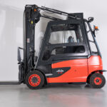 Empilhador Elétrico Usado E45HL-01 com capacidade de 4500 kg