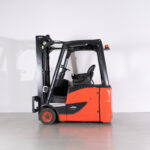 Empilhador Elétrico Usado E16H-02 com capacidade de 1600 kg