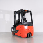 Empilhador Elétrico Usado E16H-02 com capacidade de 1600 kg
