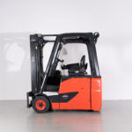 Empilhador Elétrico Usado E16H-02 com capacidade de 1600 kg
