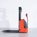 Stacker Elétrico Linde L10 Usado em bom estado