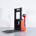Stacker Elétrico Linde L10 Usado em bom estado