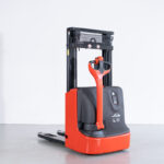 Stacker Elétrico Linde L10 Usado em bom estado