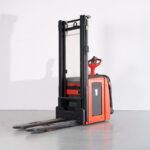 Stacker Elétrico Linde L14AP Usado em bom estado