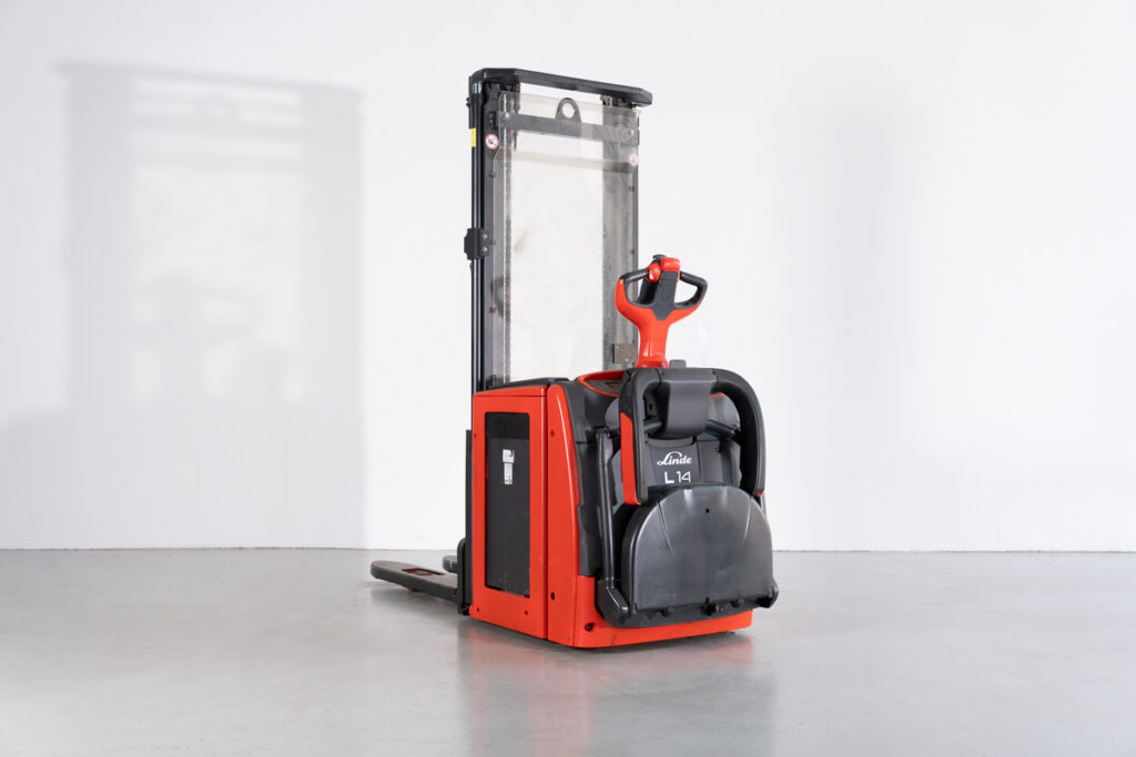Stacker Elétrico Linde L14AP Usado em bom estado