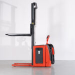 Stacker Elétrico Linde L14AP Usado em bom estado