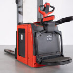 Stacker Elétrico Linde L14AP Usado em bom estado