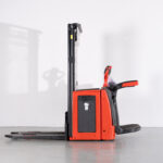Stacker Elétrico Linde L14AP Usado em bom estado