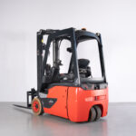 Empilhador Elétrico Usado E14-02 com capacidade de 1400 kg
