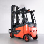 Empilhador Elétrico Usado E25H-01/600 com capacidade de 2500 kg
