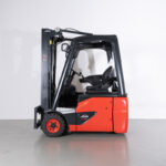 Empilhador Elétrico Usado E16C-02 com capacidade de 1600 kg