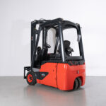Empilhador Elétrico Usado E16C-02 com capacidade de 1600 kg