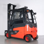 Empilhador Elétrico Usado E30HL-01/600 com capacidade de 3000 kg